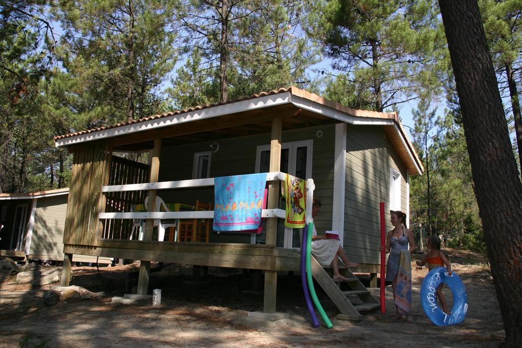 Camping La Simioune En Provence Bollene Exterior photo